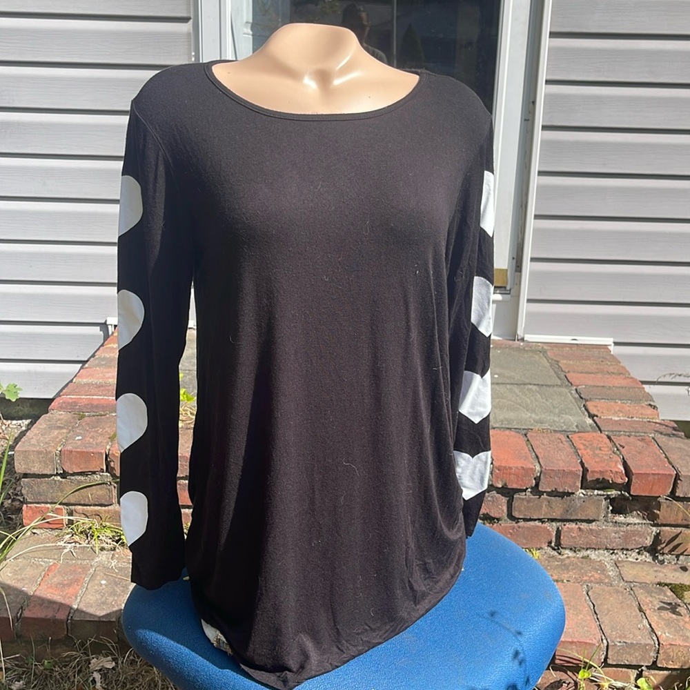 HEIMISH USA L/S Black Shirt w/ Hearts on Sleeve Size Small- Stretchy